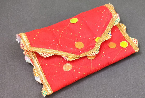 ENVELOPE STYLE CLUTCHES